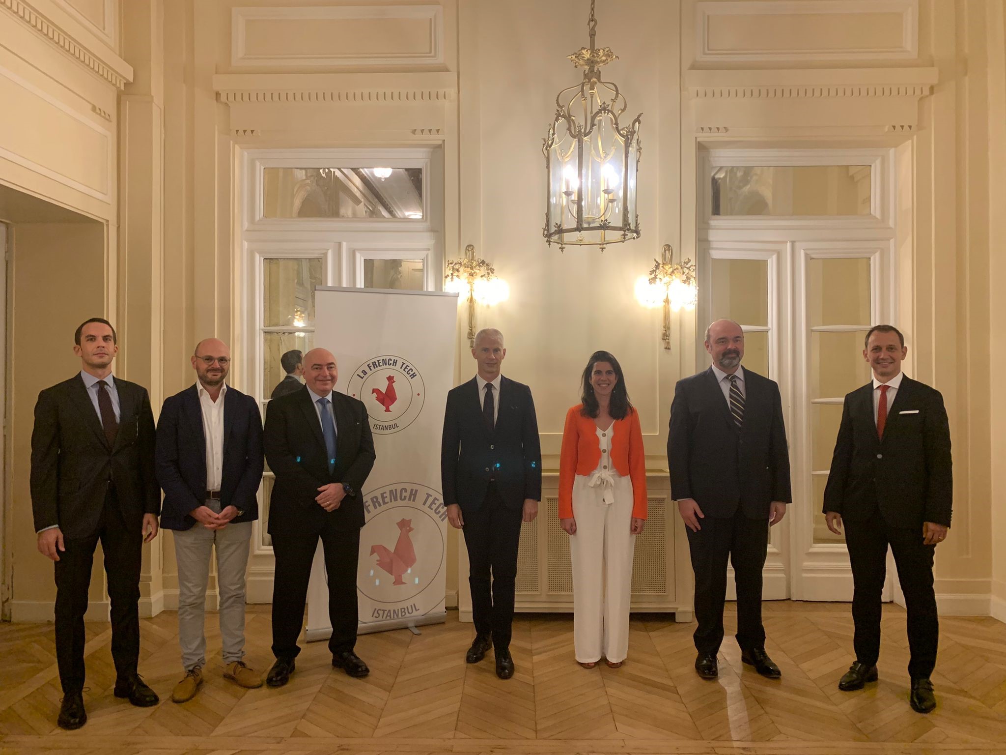 Lancement officiel de la communauté French Tech à Istanbul. Les membres du CA de la French Tech, de gauche à droite : Nuri Cem Erbak, Dara Hizveren, Philippe Alcaras (Président), Franck Riester, Clémentine Loizillon (Community Leader), Murat Peskavas, Orkun Saitoglu - Crédits photo : Ambassade de France en Turquie