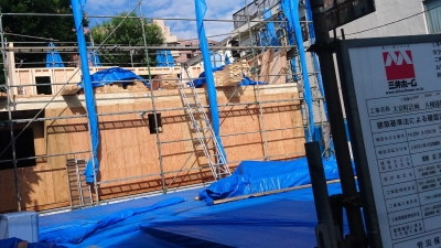 Construction d'une maison en bois à Tokyo