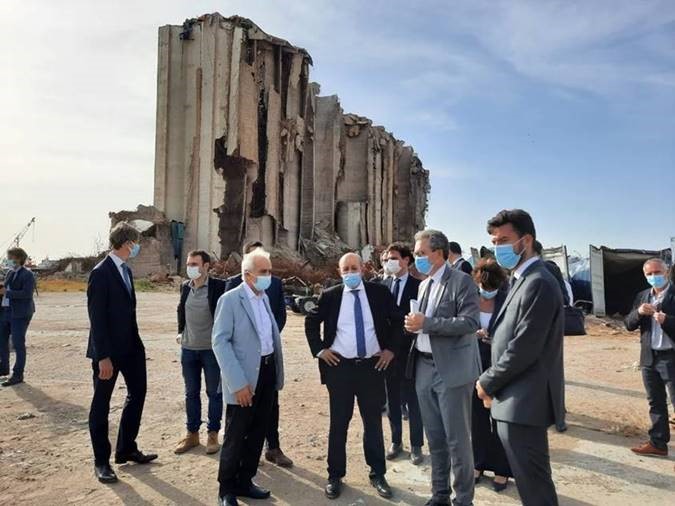 Visite du Ministre des Affaires étrangères devant les silos de Beyrouth 