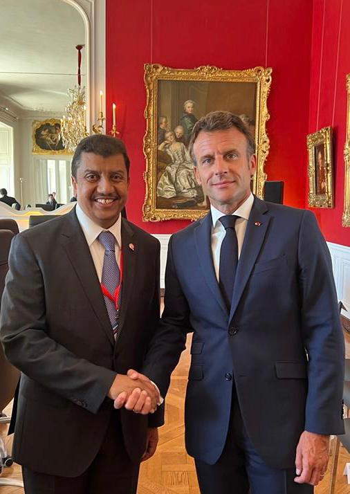 M. Ghanem Al Ghenaiman et le président Emmanuel Macron à Versailles