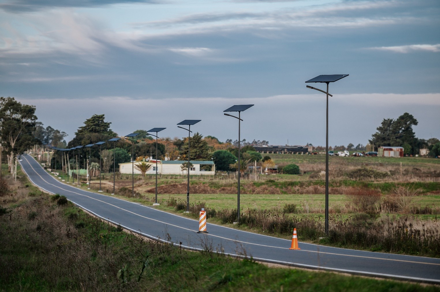 188 lampadaires solaires &eacute;clairent lzs routes de Paysandu et Canelones