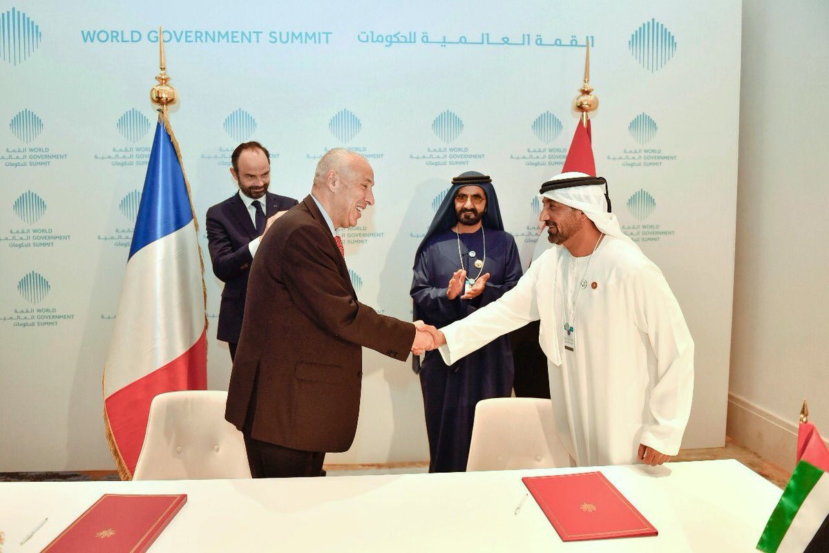 Signature du contrat entre Airbus et Emirates Airlines