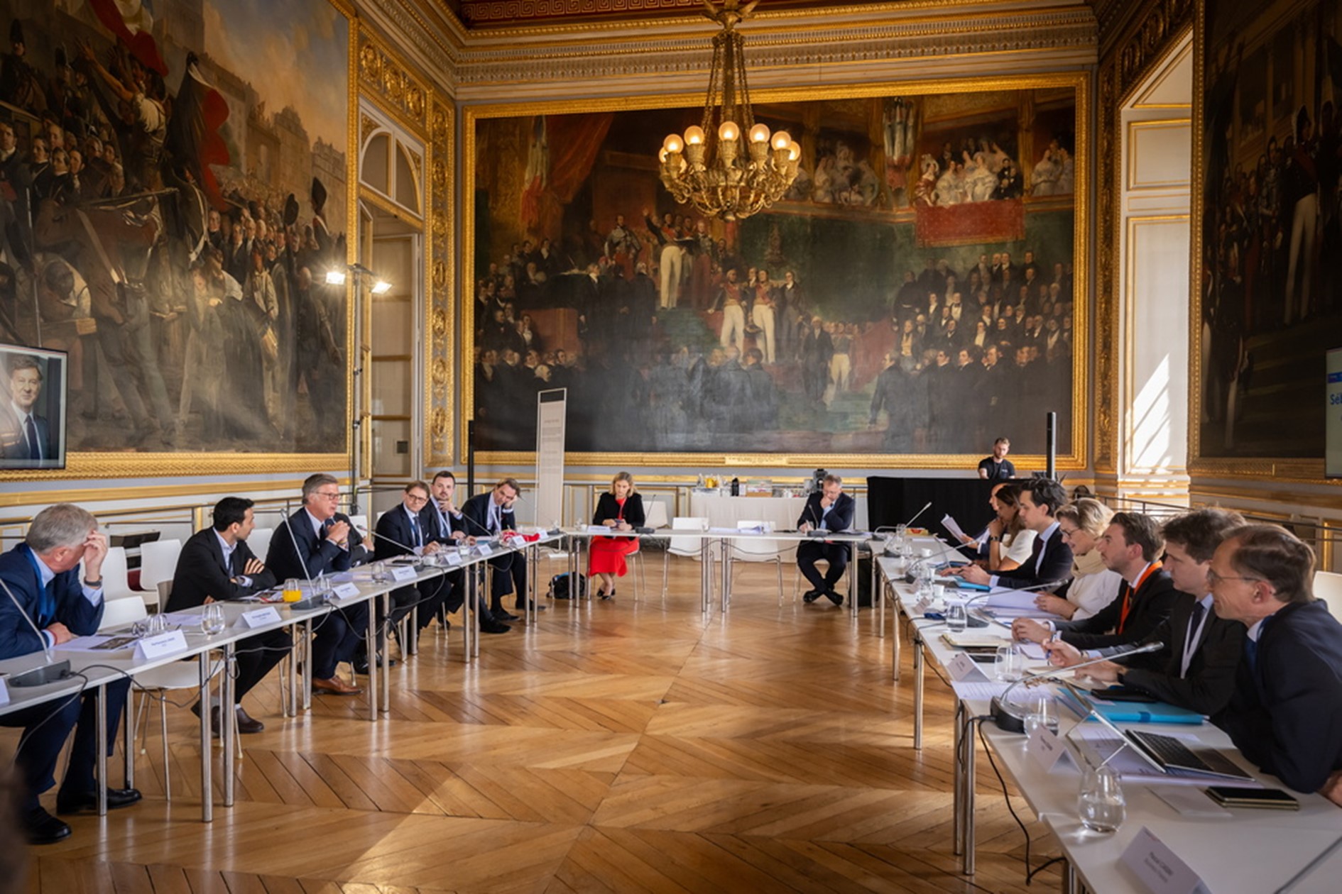 Table-ronde portant sur le secteur du tourisme