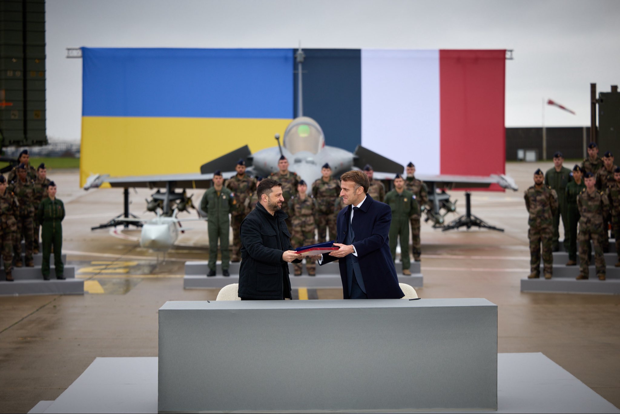 photo de la rencontre entre V Zelensky et E Macron le 17 novembre 2025