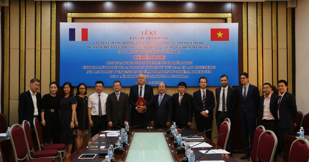 Cérémonie de signature du protocole d’accord entre l’Autorité de l’aviation civile du Vietnam (CAAV) et ADP Ingénierie