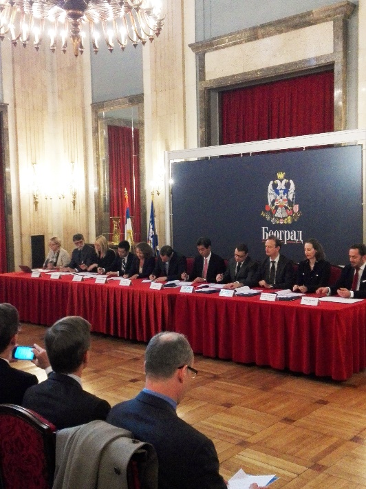 Signature du contrat à la Mairie de Belgrade