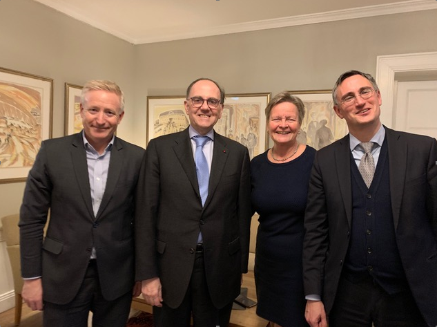 De gauche à droite : M. Minge (président de la Chambre du Commerce de Stavanger), M. Duhamel (Ambassadeur de France en Norvège), Mme. Ødegård (Directrice de la Stratégie) et  M. Zanghellini (Conseiller économique de l’Ambassade)
