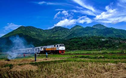 Résultat de recherche d'images pour "situs resmi kereta api indonesia"