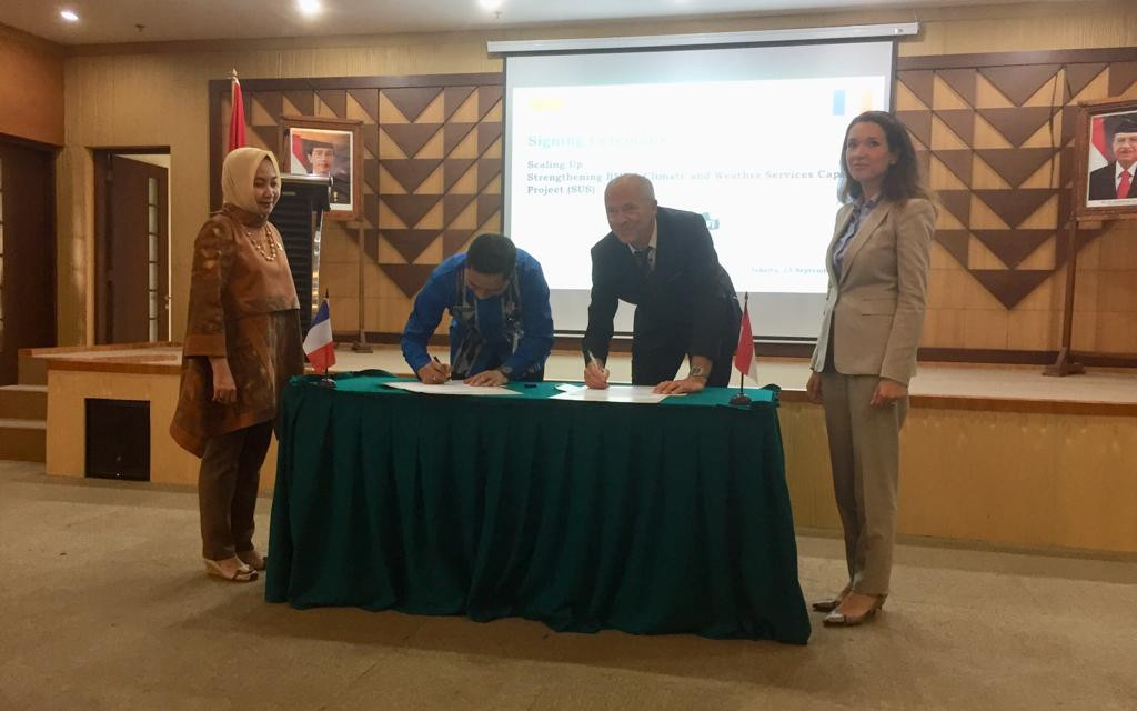 Signature d'un contrat de météorologie entre Météo France International et le BMKG