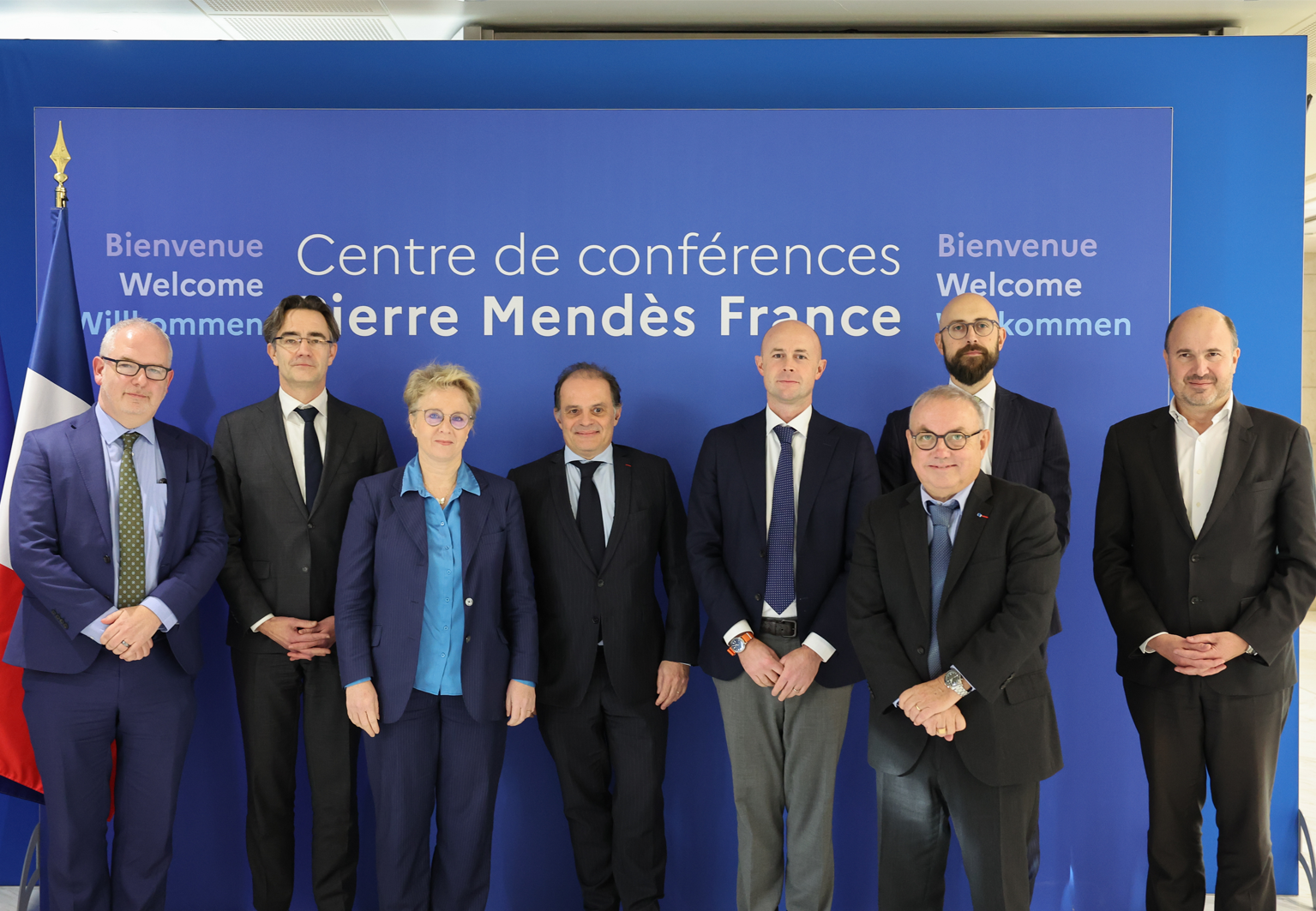 photo de famille - conférence confrontation europe