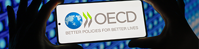 mock up avec le logo de l OCDE sur un téléphone