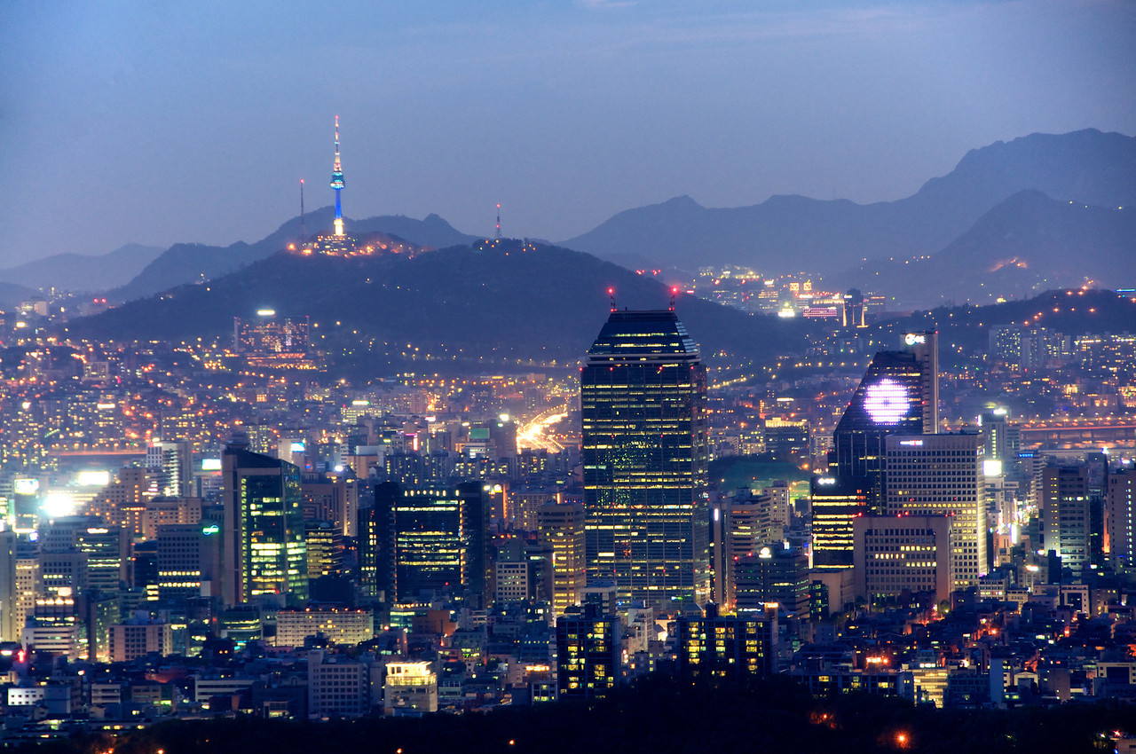 Vue du quartier des affaires de Séoul de nuit